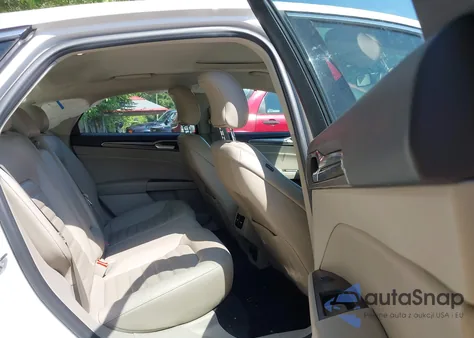 2017 Ford Fusion Energi Se Luxury z USA, uszkodzony, nr VIN 3FA6P0PU3HR277435